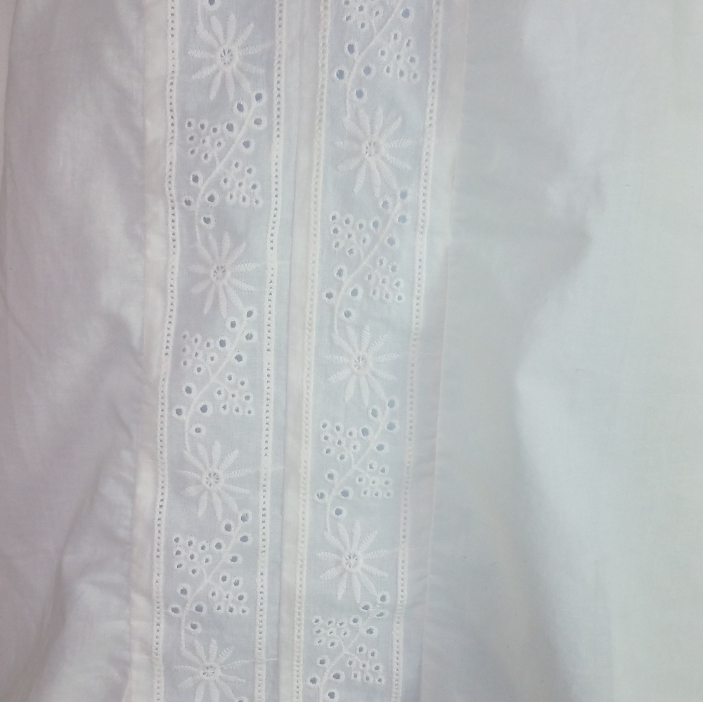 White embroidered eyelet cap sleeve cotton top - Picture 4 of 8